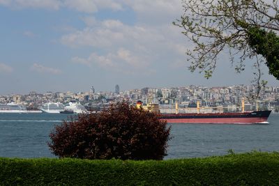 Istanbul Bosporus view 4633.jpg