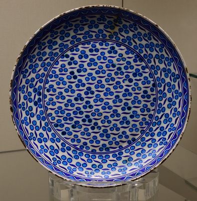 Istanbul Sadberk Hanım Museum Plate early 16th C CE Iznik 3292.jpg