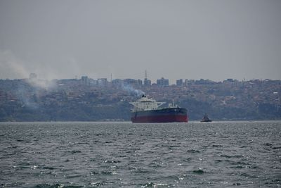 Istanbul Sarıyer view to Bosporus 3229.jpg