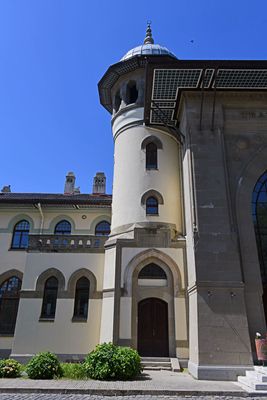 Karaağa railway station NE side in 2024 5741.jpg