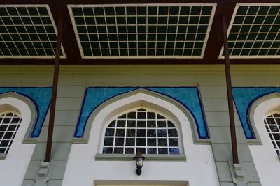 Karaağa railway station Auxiliary building in 2024 5763.jpg