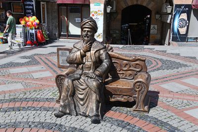 Bench with Mimar Sinan in Saraçlar in Edirne in 2024 6271.jpg