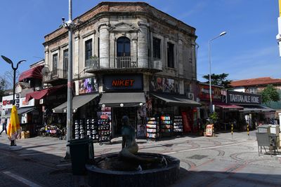 Building in Saraçlar Caddesi in Edirne in 2024 6259.jpg