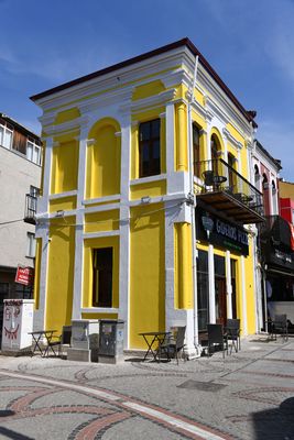 Building in Saraçlar Caddesi in Edirne in 2024 6265.jpg