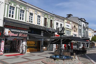 Building in Saraçlar Caddesi in Edirne in 2024 6273.jpg