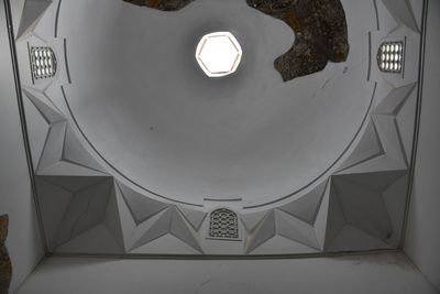 Edirne Muradiye mosque Interior entrance side in 2024 5945.jpg