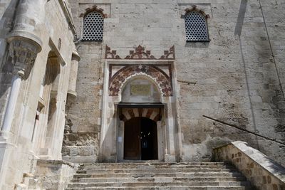 Old Mosque Exterior Entrance from SW in 2024 6017.jpg