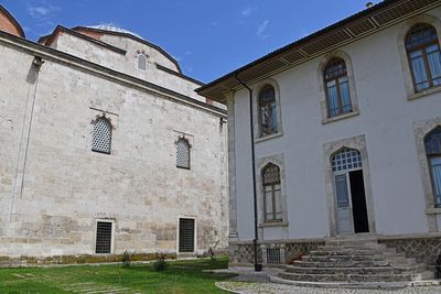 Old Mosque Exterior SE side in 2024 5971 edit.jpg