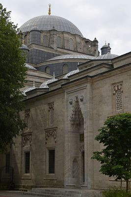Bayezid II Mosque NE exterior side and entrance in 2024 5520.jpg