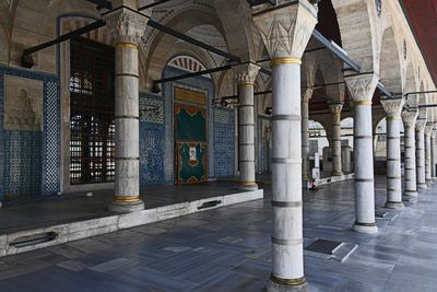 Rüstem Pasha Mosque Porch in 2024 6444.jpg