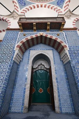 Rstem Pasha Mosque Interior Main entrance in 2024 0227.jpg