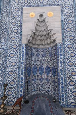 Rstem Pasha Mosque Interior Mihrab in 2024 0228.jpg