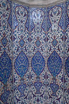 Rstem Pasha Mosque Interior Mihrab in 2024 0231.jpg