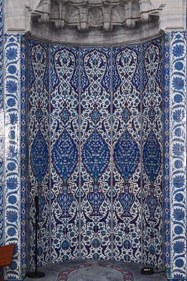 Rstem Pasha Mosque Interior Mihrab in 2024 6408.jpg