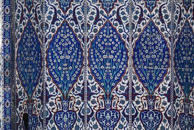 Rstem Pasha Mosque Interior Mihrab in 2024 6409.jpg