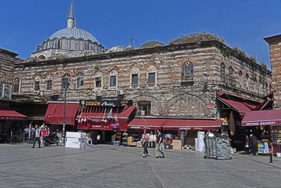 Rstem Pasha Mosque behind Byk ukur Han in 2024 6365.jpg