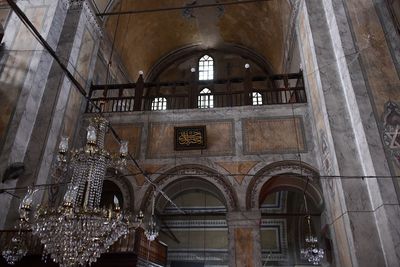 Rose Mosque interior entrance side in 2024 5595.jpg
