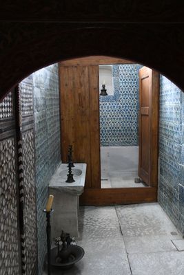Sultans Pavilion at Yeni Camii toilet in 2024 5207.jpg