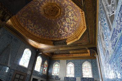 Sultans Pavilion at Yeni Camii room with domed ceiling 2024 0076.jpg