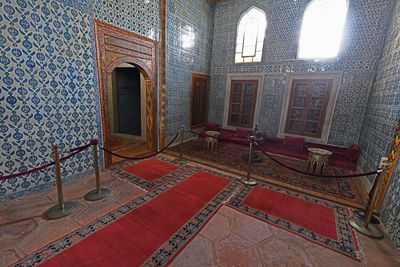 Sultans Pavilion at Yeni Camii corridor short arm in 2024 0082.jpg