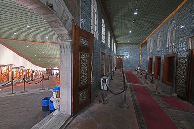 Sultans Pavilion at Yeni Camii Ramp and main corridor in 2024 0073.jpg