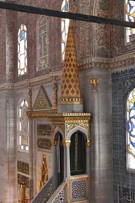 New Mosque Gallery Minbar top part in 2024 6539.jpg
