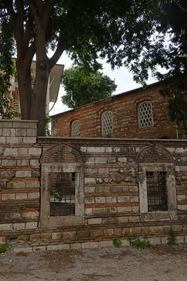 Kaptan-ı Derya Basmacızade İbrahim Paşa Complex west garden wall 5535.jpg