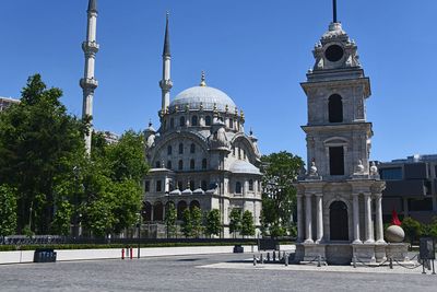 Nusretiye Mosque exterior and clock tower from square to its south in 2024 5615.jpg