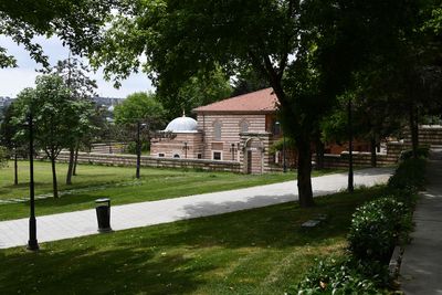 Şah Sultan Mosque NE side in 2024 5286.jpg