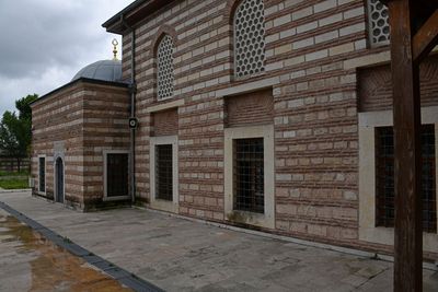 Şah Sultan Mosque NE side in 2024 5304.jpg