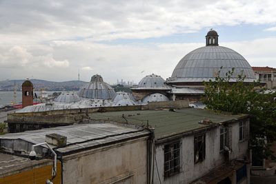 Süleyman Mosque garden View with dome of hamam in 2024 5551.jpg