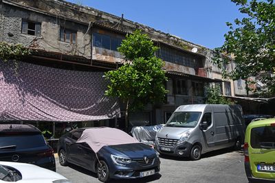 Byk Valide Han Courtyard in 2024 6621.jpg