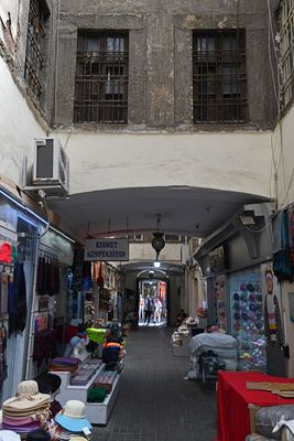 Byk Ticaret Han in 2024 6602.jpg