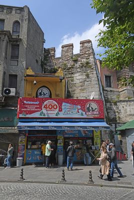 Near Yeni Camii - Yeni Cami yakında