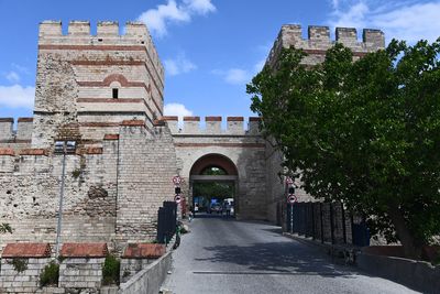 Outside walls at Belgrad Kapı 5510.jpg