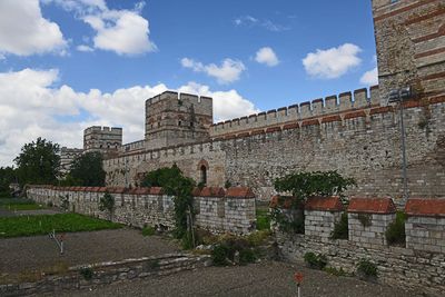 Outside walls at Belgrad Kapı 5511.jpg