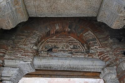 Inside walls at Mevlana Kapı 5455.jpg