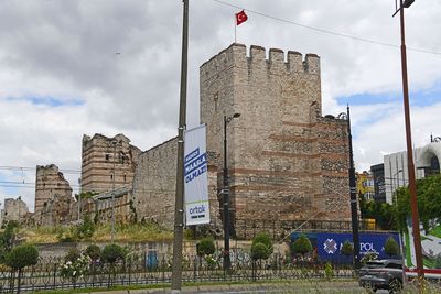 Outside walls south of Top Kapı gate towards Adnan Menderes Blv breach 5432.jpg