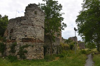 Outside walls south of Adnan Menderes Blv breach 5436.jpg