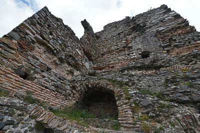 Yoros Castle South part south side of inner castle in 2024 0100.jpg