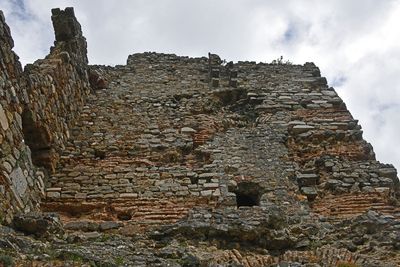 Yoros Castle South part south side of inner castle in 2024 5343.jpg