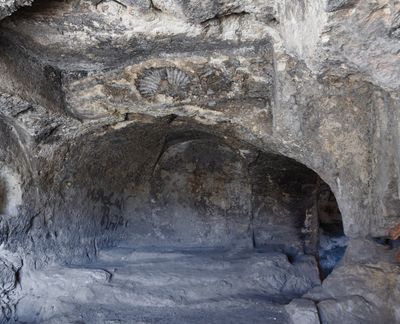 Şanlıurfa Kızılkoyun Necropolis Chamber M13 Peacock pediment In 2024 7792 panorama.jpg