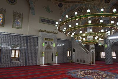Urfa Eyyup Peygamber mosque interior 2024 7700.jpg