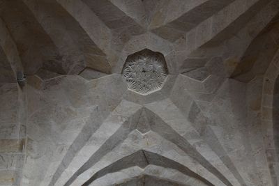 Şanlıurfa Pazar Camii Interior 2024 7671.jpg
