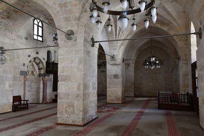 Şanlıurfa Pazar Camii Interior 2024 7669.jpg