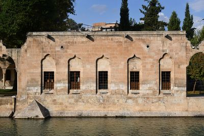 Şanlıurfa Rızvaniye Camii exterior of medrese 2024 7626.jpg