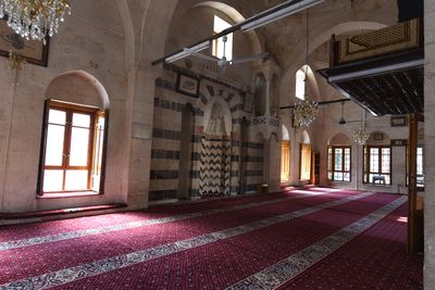Şanlıurfa Rızvaniye Camii interior 2024 0373.jpg