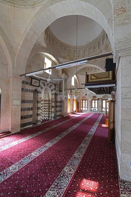 Şanlıurfa Rızvaniye Camii interior 2024 0375.jpg