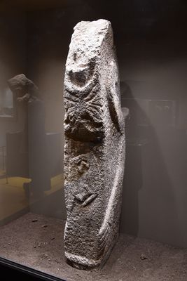 Urfa museum Karahantepe Pillar with a double fox depiction Neolithic Age in 2024 7357.jpg