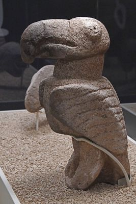 Urfa museum Karahantepe Statue of Griffon Vulture Neolithic age in 2024 7308.jpg